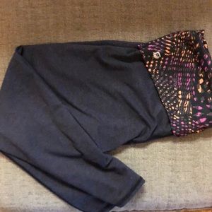Fabletics yoga waistband capris